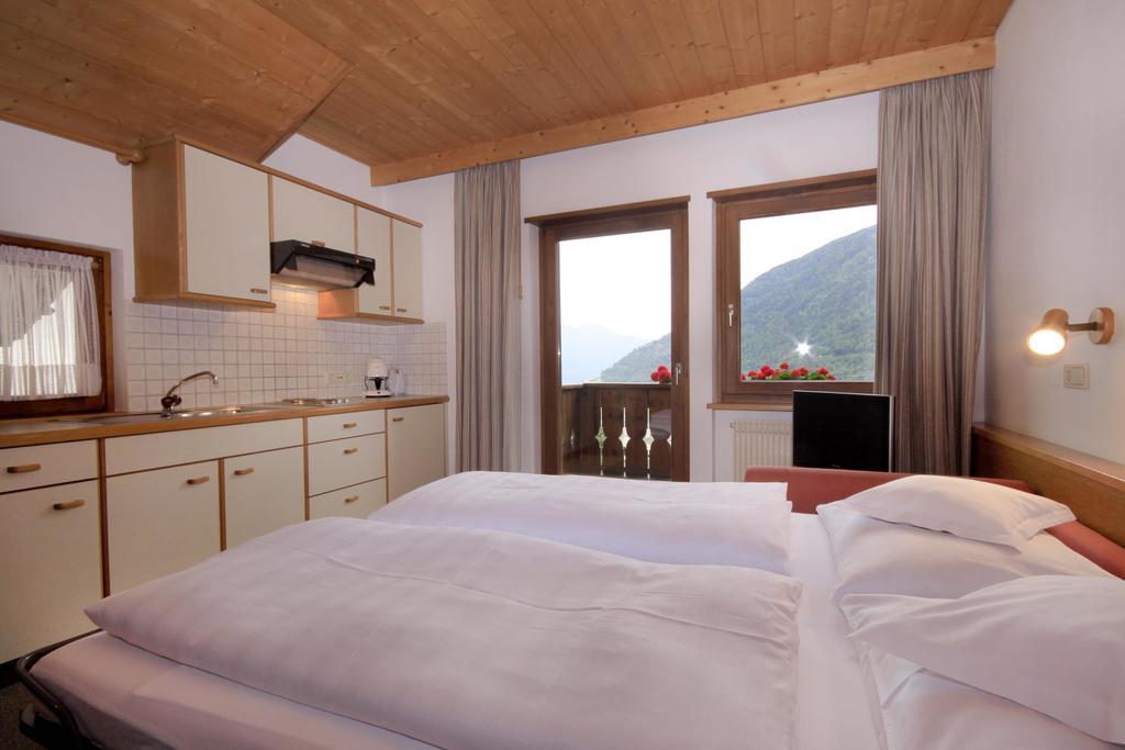 Apartments Gasserhof Lagundo Habitación foto