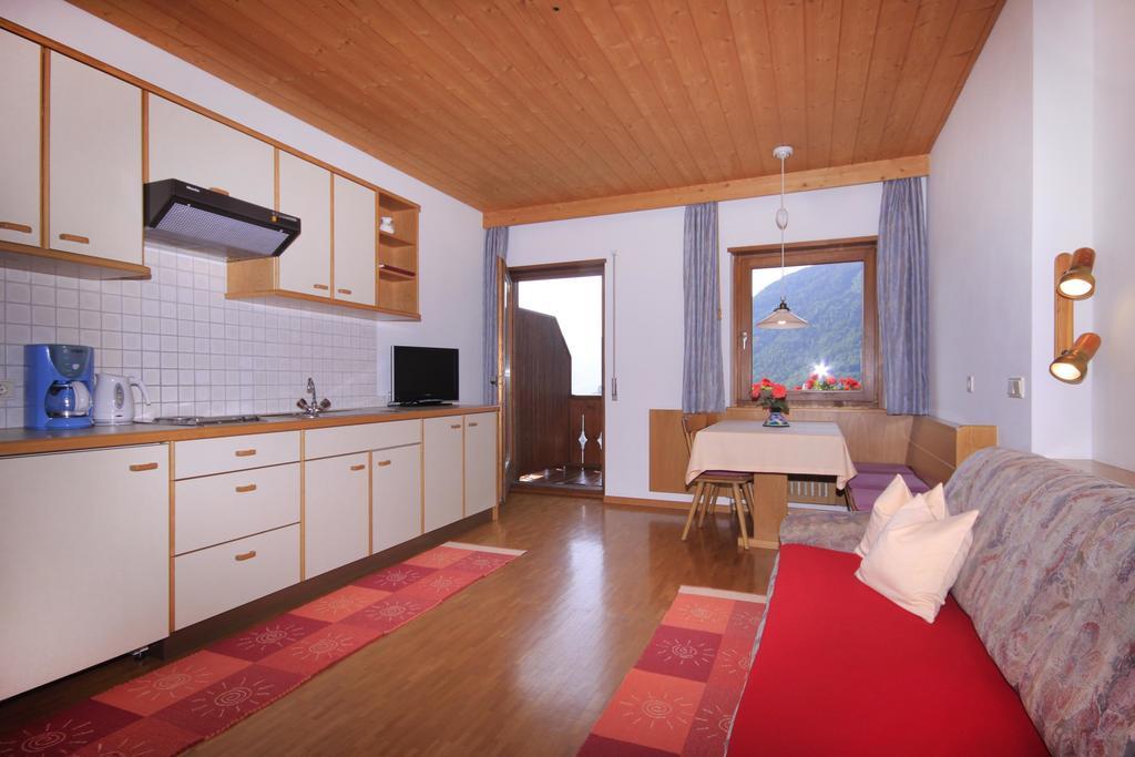Apartments Gasserhof Lagundo Habitación foto