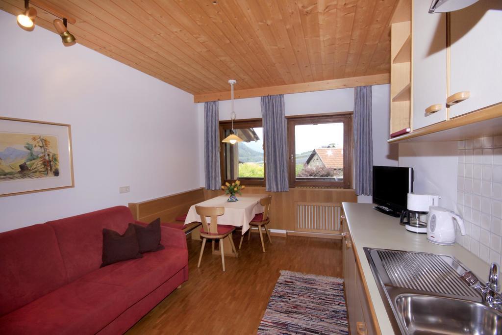 Apartments Gasserhof Lagundo Habitación foto